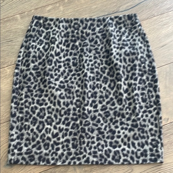 CAbi Step Out Skirt Leopard Print Pencil Skirt Gray Black Size 6 - Picture 1 of 7